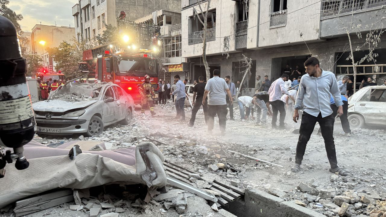 Israeli attacks in Iran.