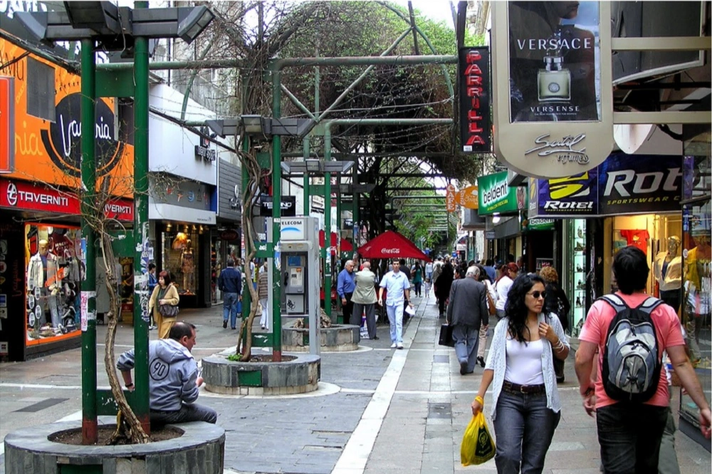 Encuesta: 5 de cada 10 cordobeses están a favor de achicar el Estado