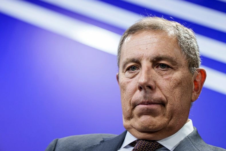 The ruined house disguised as order: Minister Oddone's economic farce