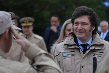 The Telegraph: Trump amenaza con apoyar el reclamo argentino en Malvinas si Reino Unido no aumenta el gasto militar El presidente, Javier Milei.