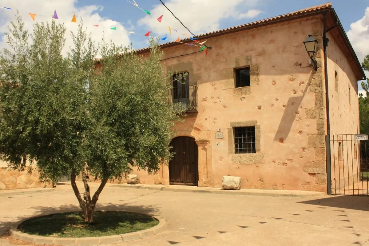 Ofrecen casa y trabajo en un pueblo de España que busca familias para repoblarse: cómo postularse