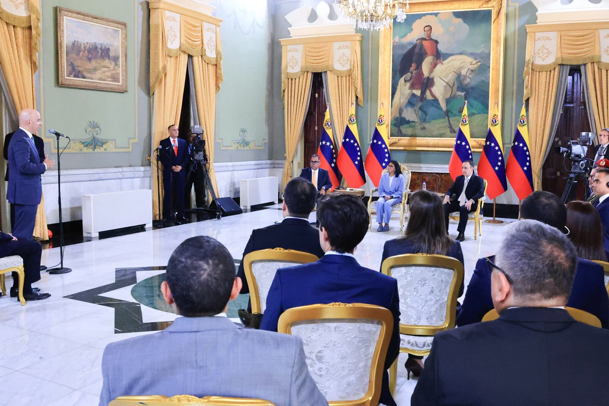 The Director of General Electric at the Miraflores Palace