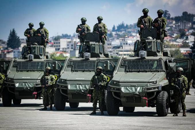 Tropas ecuatorianas en medio de una ofensiva contra el narcotráfico