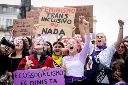 Manifestación de feministas socialistas