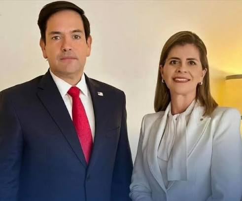 Laura Fernández junto al Secretario de Estado Marco Rubio