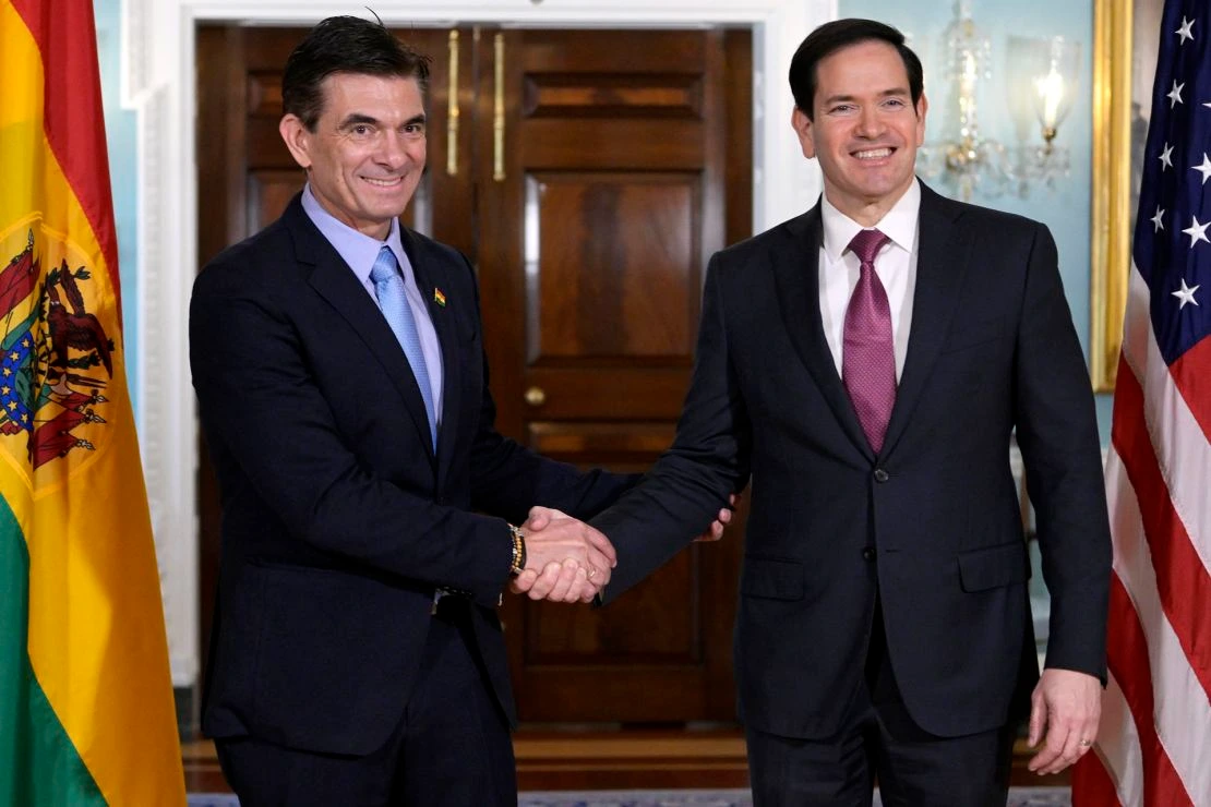 El presidente Rodrigo Paz junto al Secretario de Estado de EEUU Marco Rubio