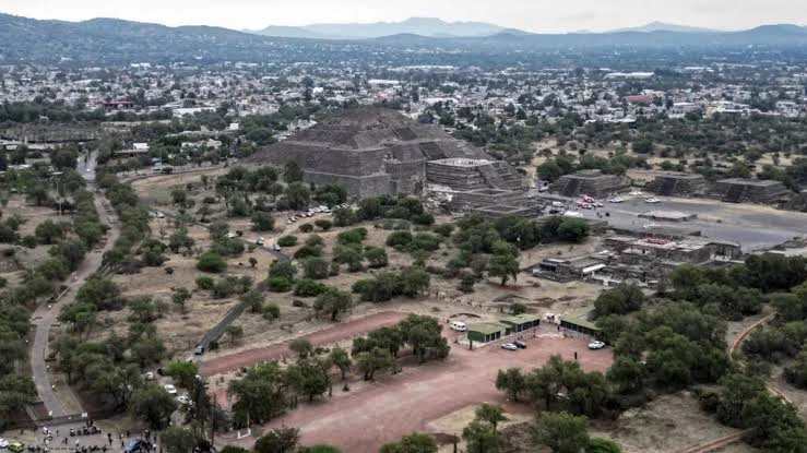 La pirámide de la luna en Teotihuacán