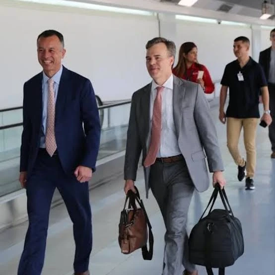 John Barret llegando a Venezuela