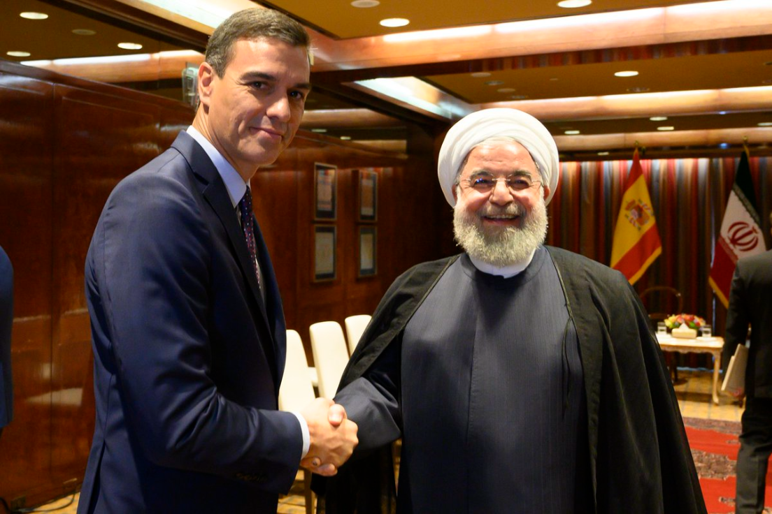 Pedro Sánchez junto al expresidente iraní Hassan Rouhani