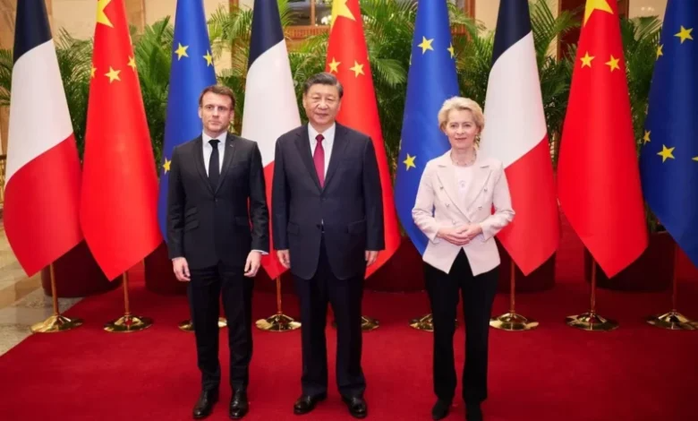 Emmanuel Macron junto a Ursula von der Leyen y Xi Jinping