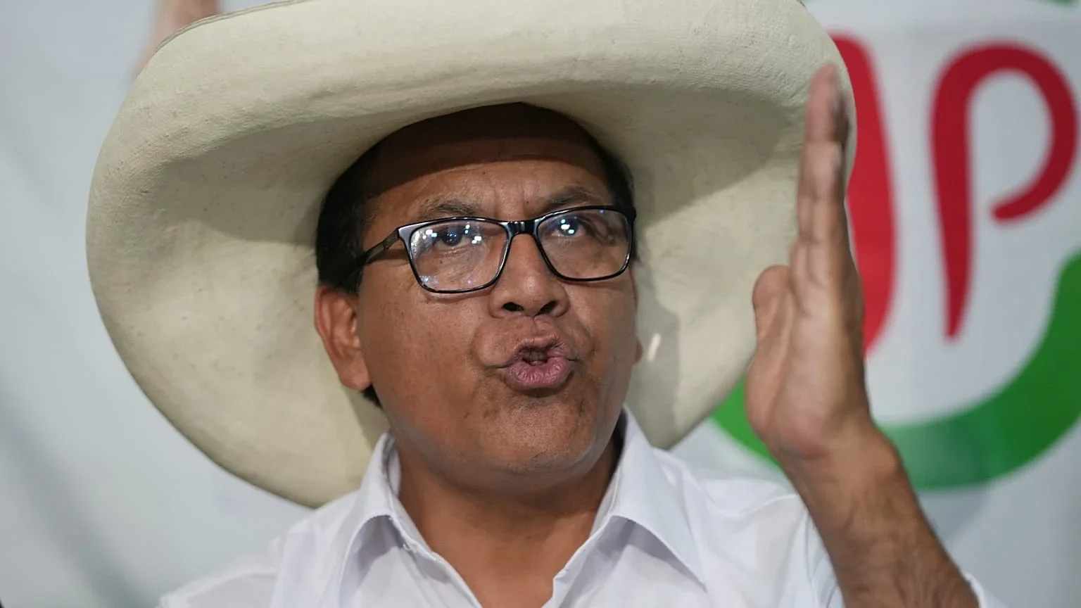El lider de Juntos por el Perú Roberto Sánchez 