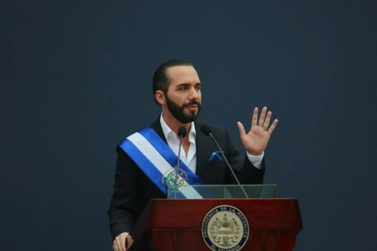 La oposición a Bukele sigue desplomada y apenas alcanza un 4% de apoyo popular