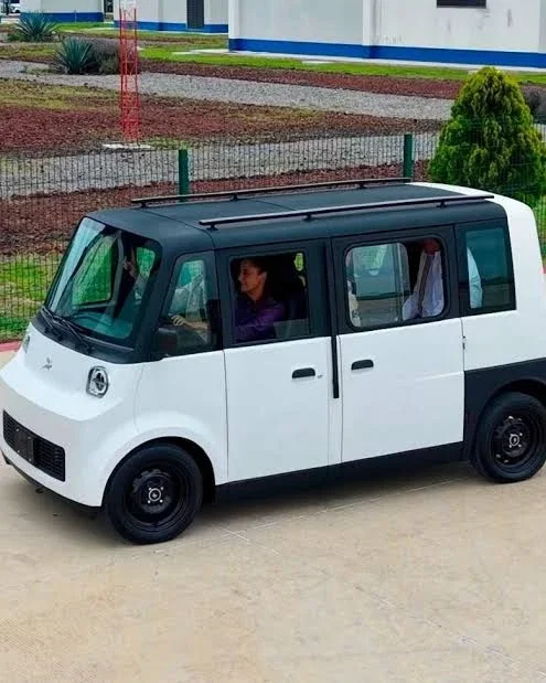 La presidente mexicana dentro del auto Olinia