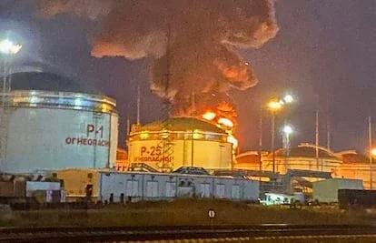 Una refinería de Krasnodar despues de ser atacada