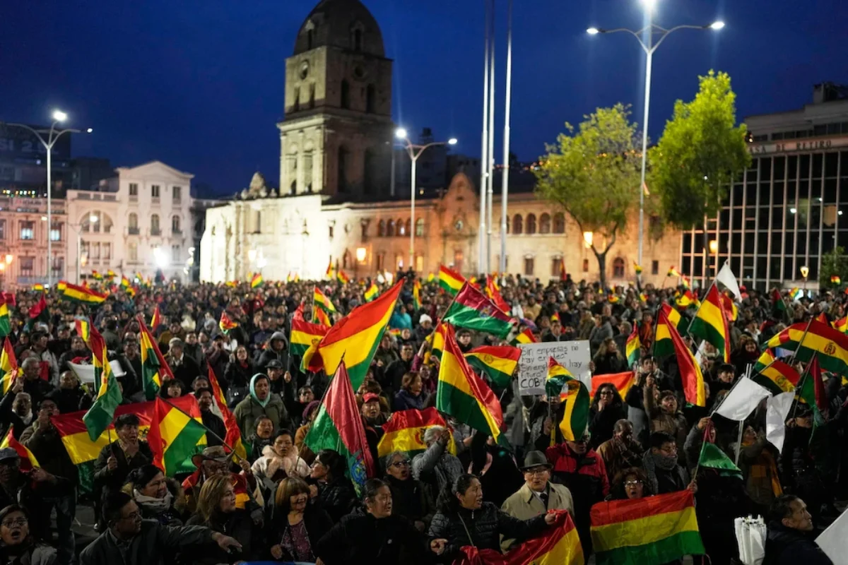 Bolivianos manifestándose contra los bloqueos evistas