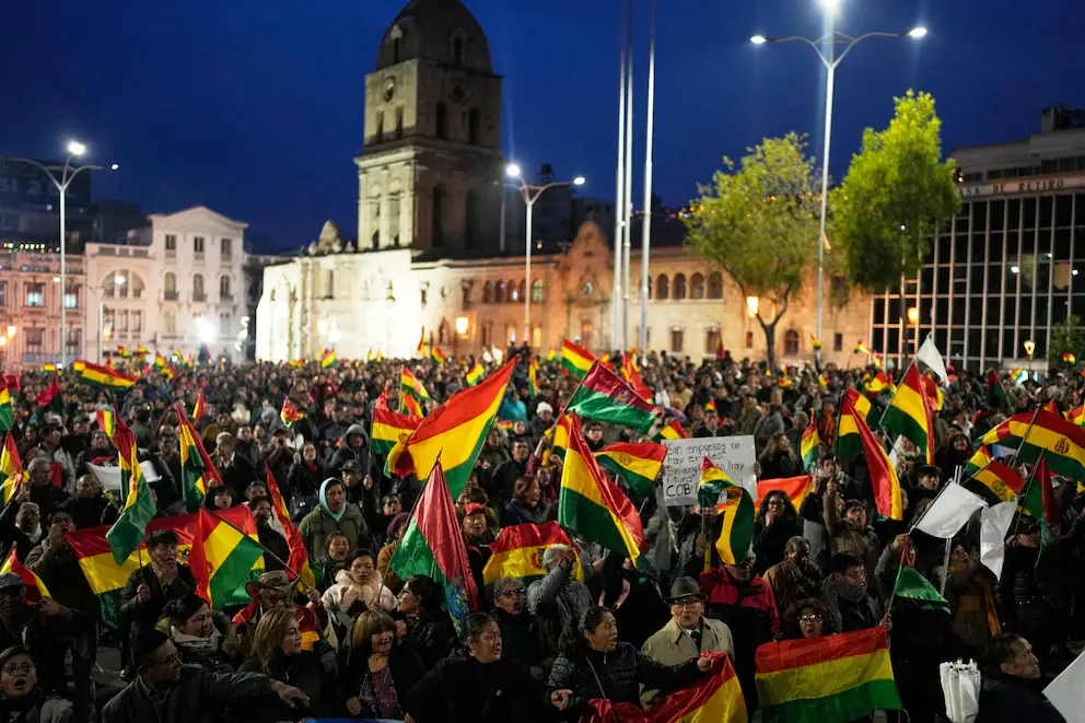 Bolivianos manifestándose contra los bloqueos evistas