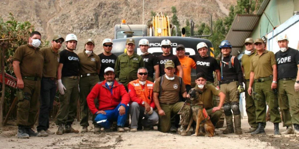 Members of the Topos Chile rescue team