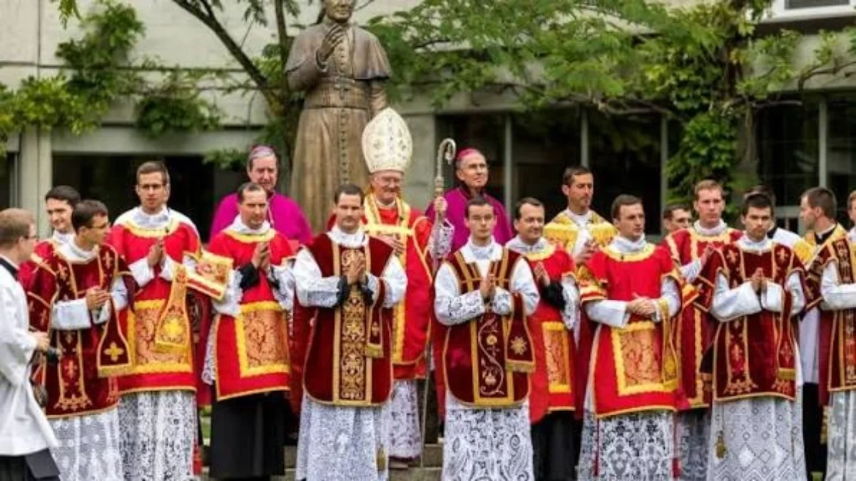 Miembros de la Fraternidad Sacerdotal San Pío X