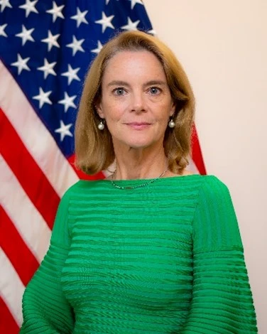 La secretaria ejecutiva del Departamento de Estado Lisa Kenna