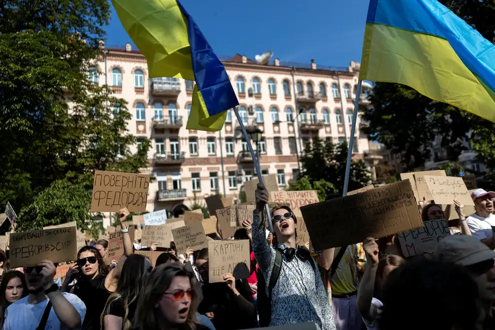 Protestas en Ucrania por el despido del exministro de Defensa Mijailo Fedorov