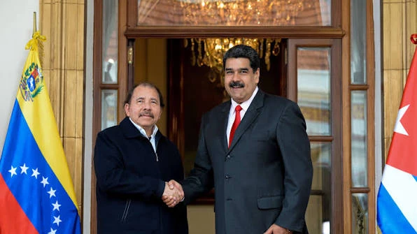 Los dictadores Daniel Ortega y Nicolas Maduro