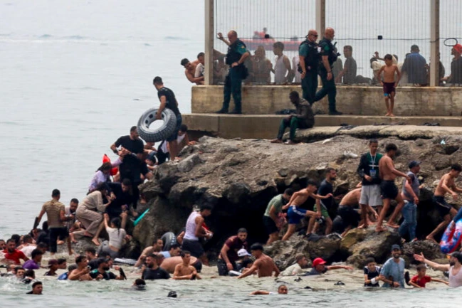 Melilla también enfrenta una fuerte ola de inmigración ilegal mientras continúa la crisis en Ceuta
