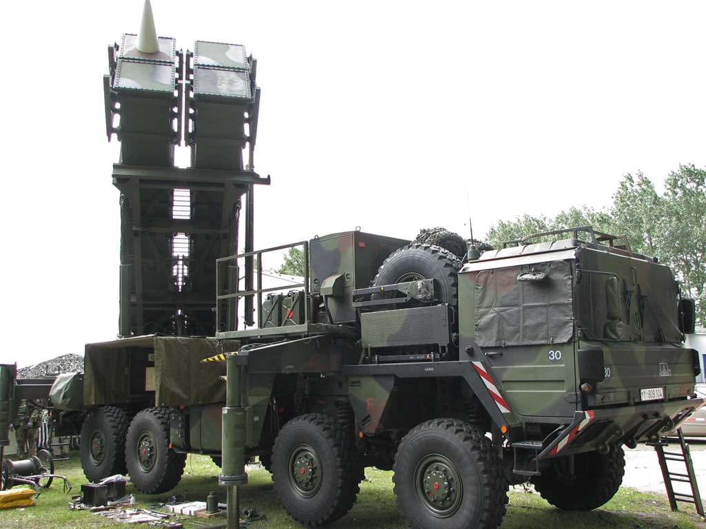 Un camión con misiles Patriot PAC-3