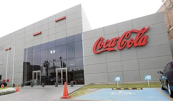 Una fábrica de Coca-Cola en Perú