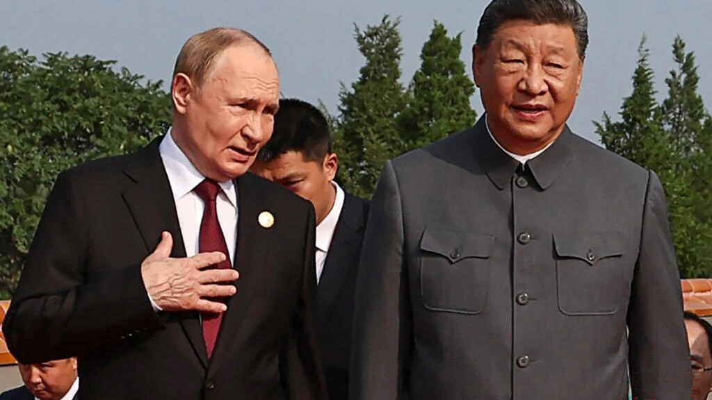 Vladimir Putin junto al dictador Xi Jinping