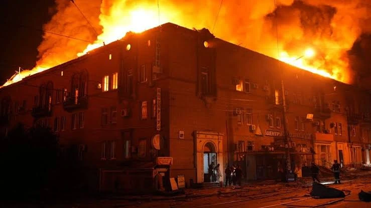 Un edificio de Zaporiyia después del ataque ruso