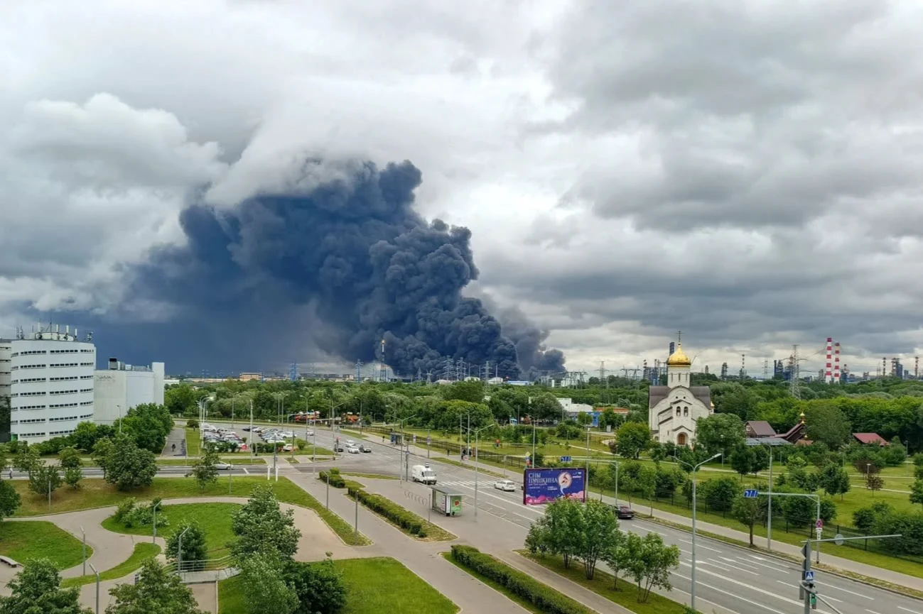 Ucrania atacó y dejó fuera de servicio una de las refinerías más importantes de Rusia