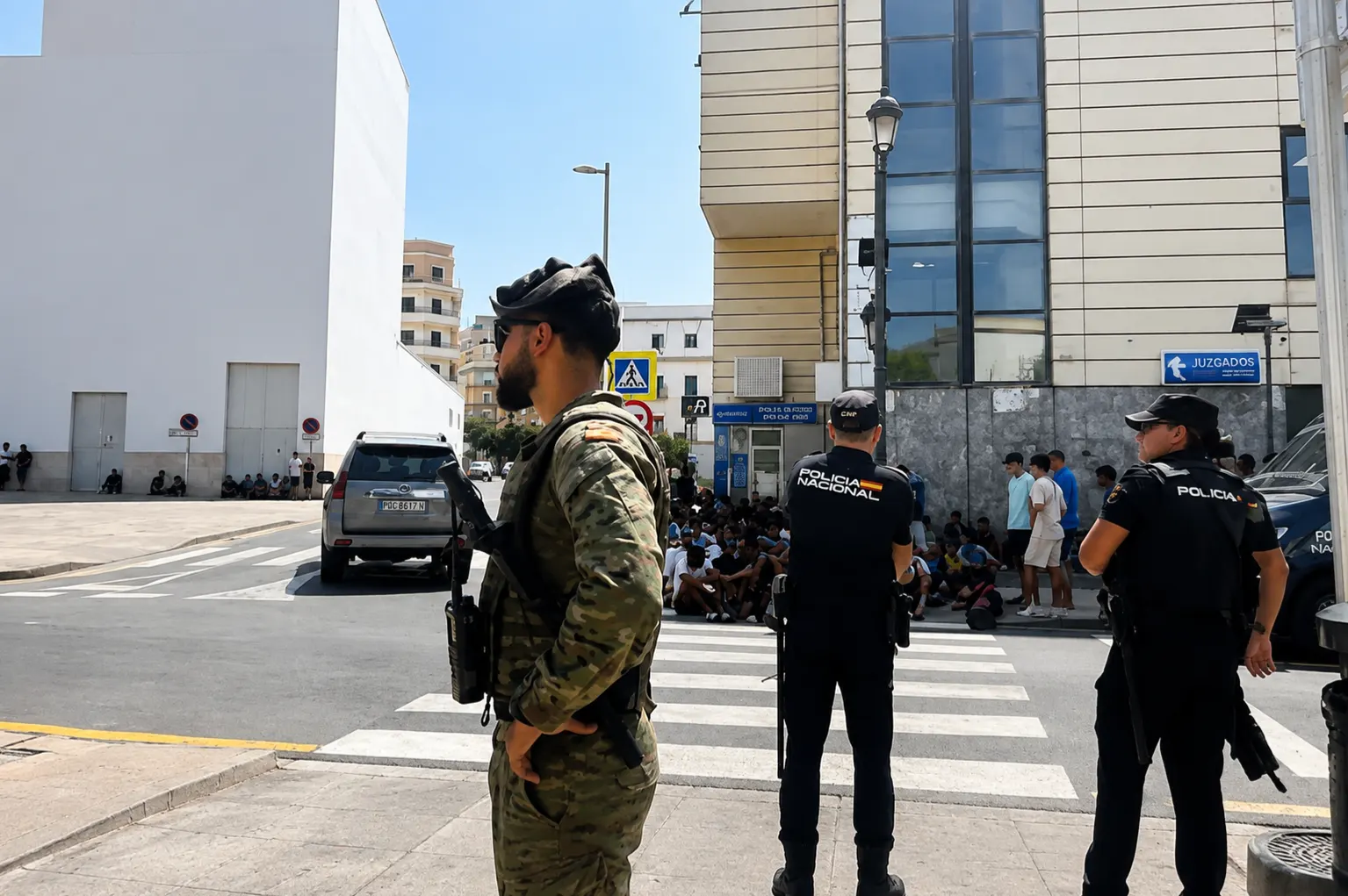Un inmigrante marroquí atacó con un “mataleón” a un anciano español de 80 años en Ceuta para robarle
