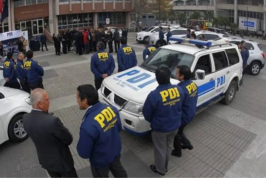 Oficiales de la Policía de Investigaciones de Chile
