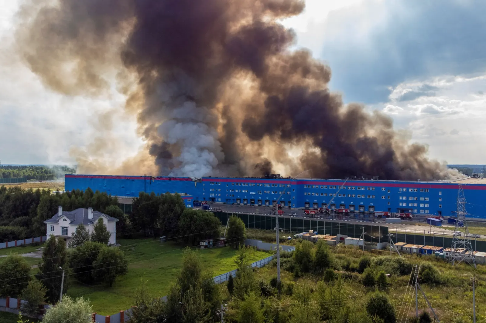 Ucrania redobla sus ataques con drones contra los almacenes de Ozon, el gigante del comercio electrónico ruso