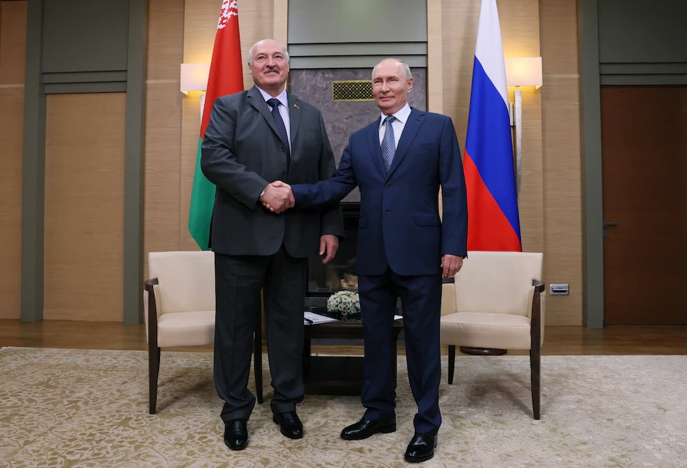 El dictador Alexandr Lukashenko junto a Vladimir Putin