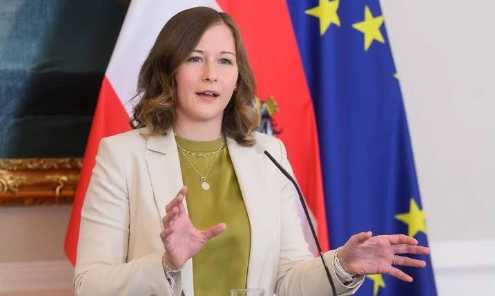 La ministra de Integración y Asuntos Europeos Claudia Bauer