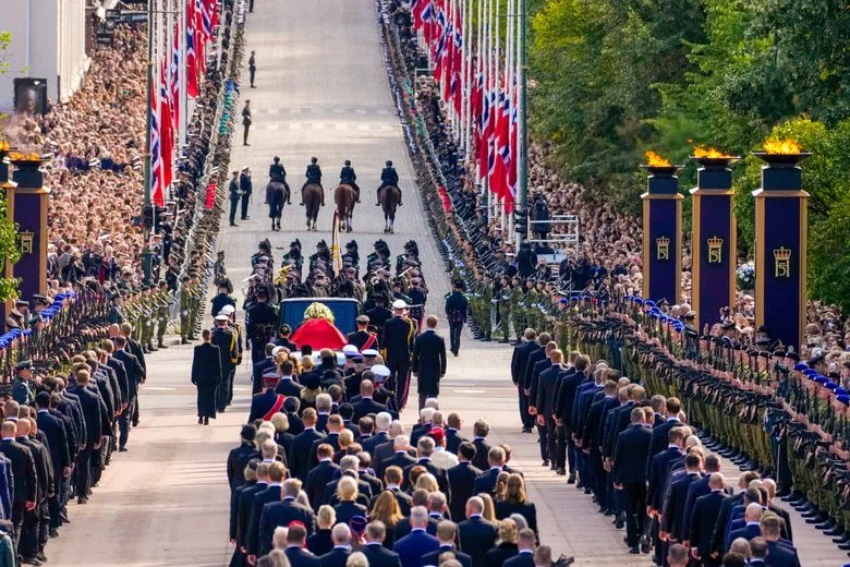 Noruega despide al rey Harald V en un funeral de Estado ante una multitud y líderes internacionales