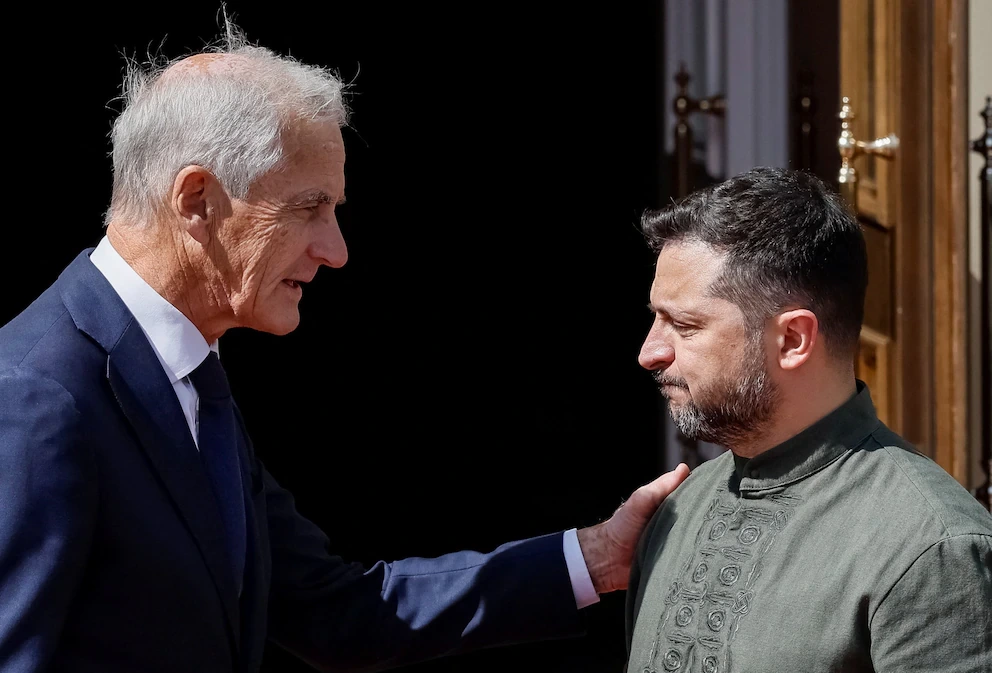 Volodimir Zelensky junto al primer ministro noruego Jonas Gahr Støre