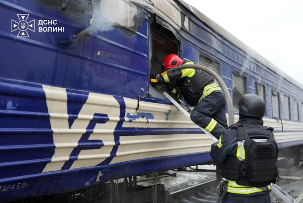 Rusia atacó un tren a dos kilómetros de Polonia y Ucrania denunció una ofensiva contra su red ferroviaria