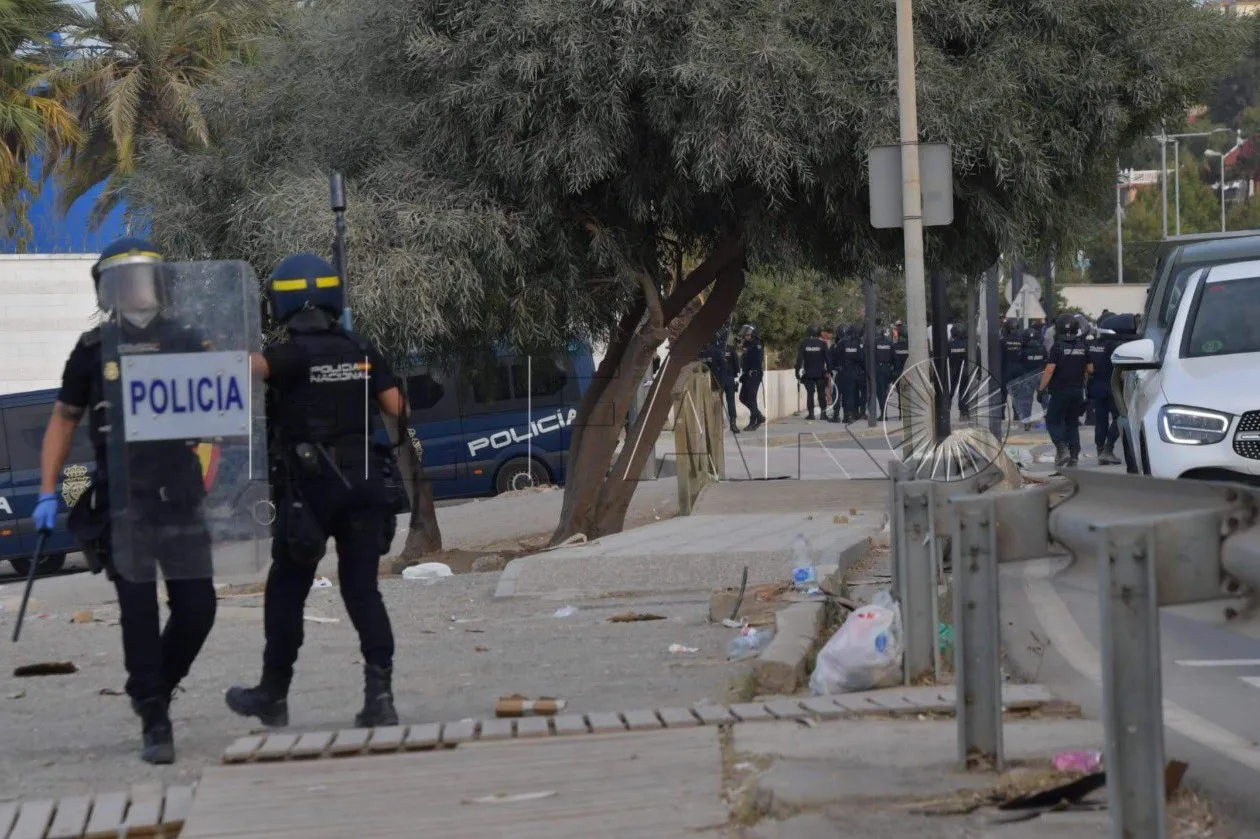 La policía de Ceuta detuvo a un inmigrante marroquí tras atacar a un menor de 17 años con un cuchillo