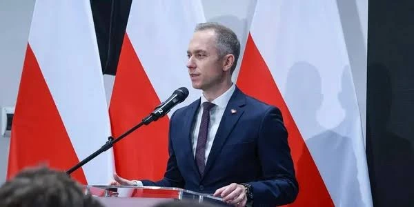 El viceministro de defensa de Polonia Cezary Tomczyk