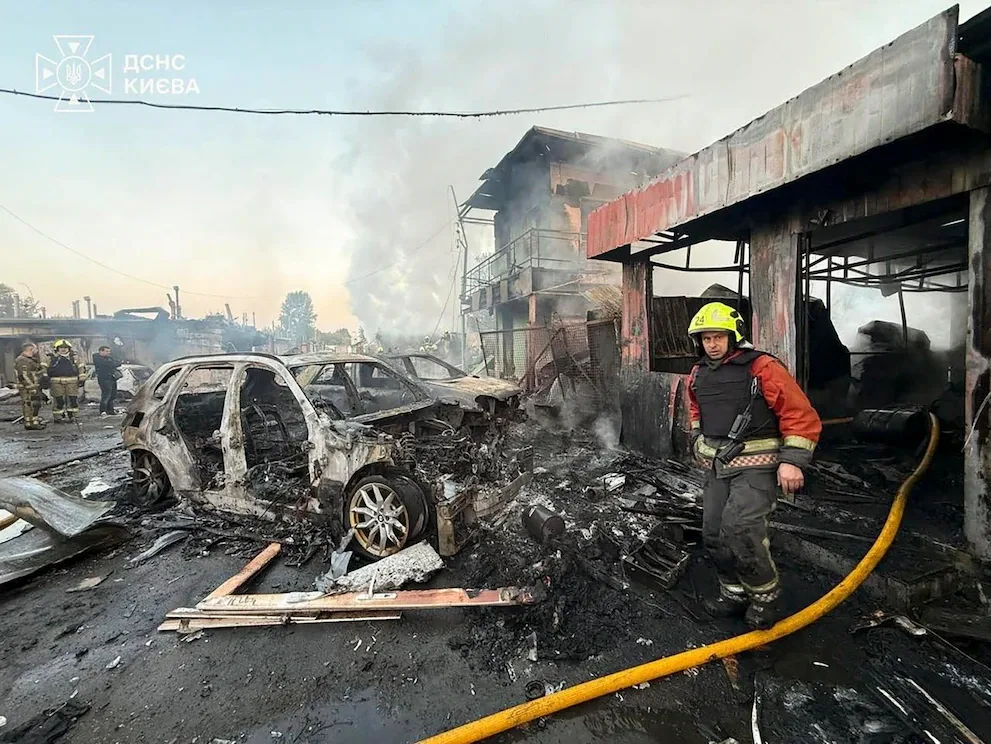 Un bombero ucraniano en Kiev
