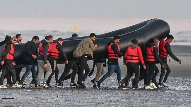 Inmigrantes ilegales llegando al Reino Unido