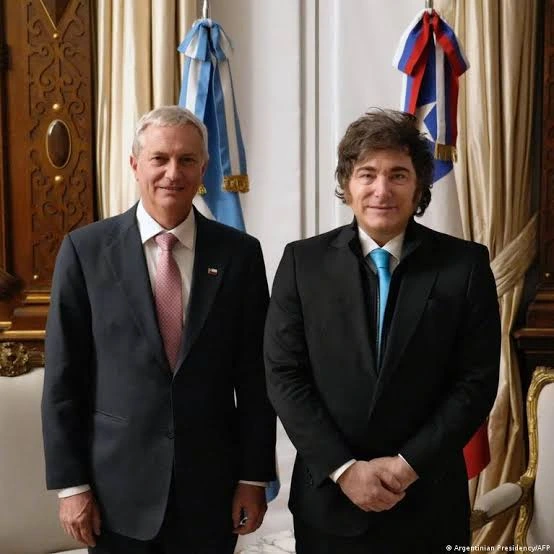 José Antonio Kast junto a Javier Milei