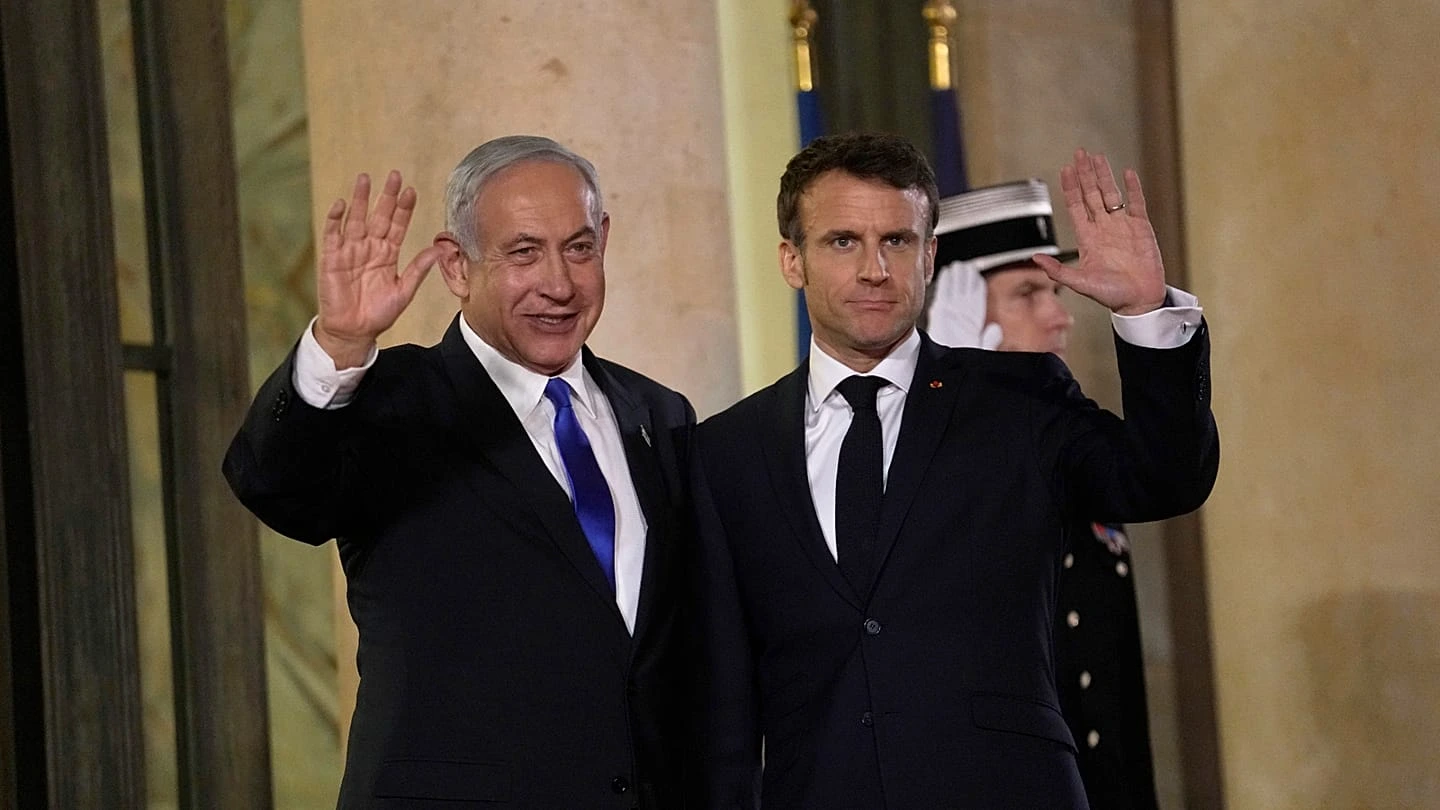Benjamin Netanyahu junto a Emmanuel Macron 