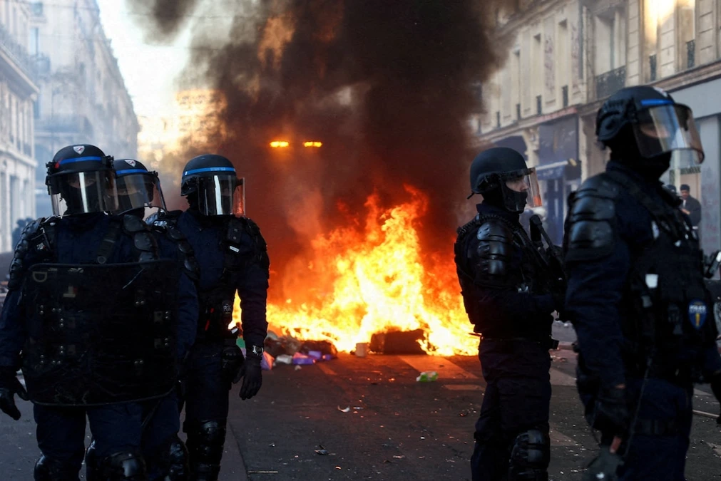 Francia desplegó 70.000 agentes ante una nueva jornada de disturbios por parte de extremistas de izquierda
