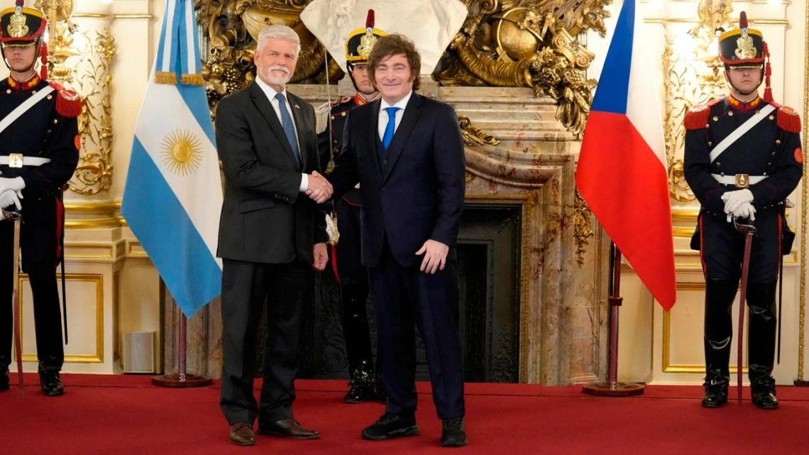 El presidente checo Petr Pavel junto a Javier Milei