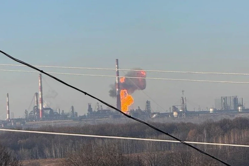 Ucrania reanudó los ataques contra refinerías rusas y alcanzó otra planta en Ufá