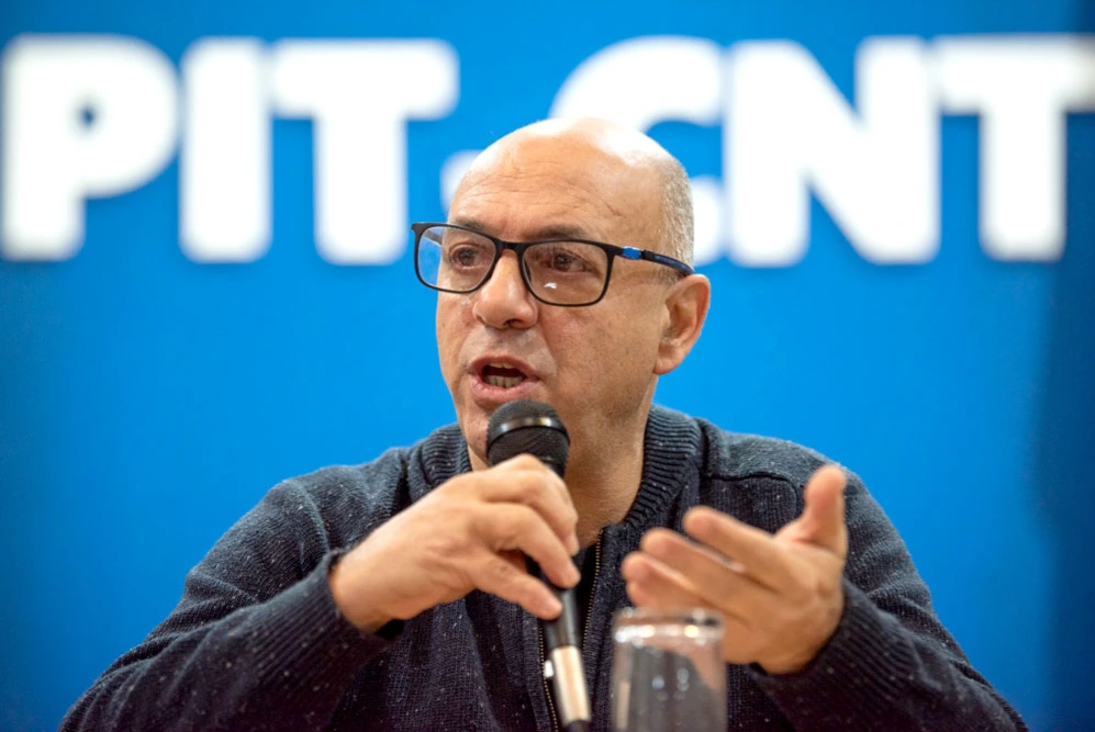 Marcelo Abdala receives a salary from the PIT-CNT and does not work for any company