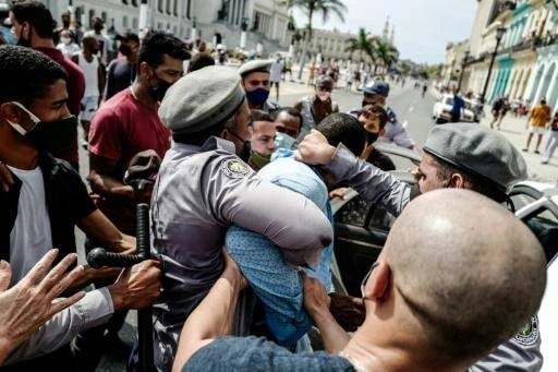 Cuban regime police cracking down on demonstrators